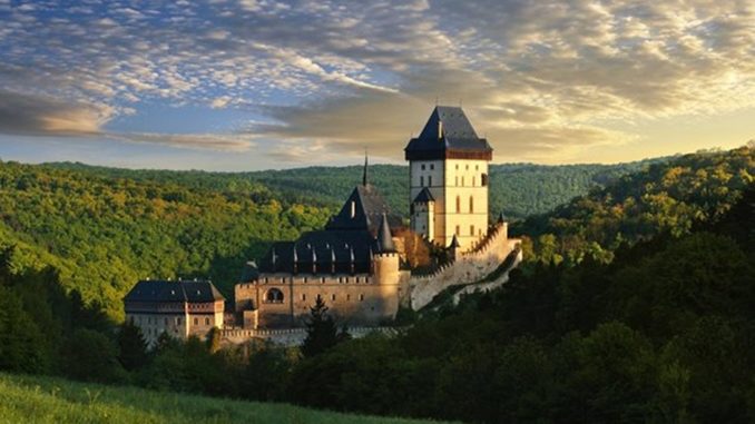 Замок Карлштейн в Чехии