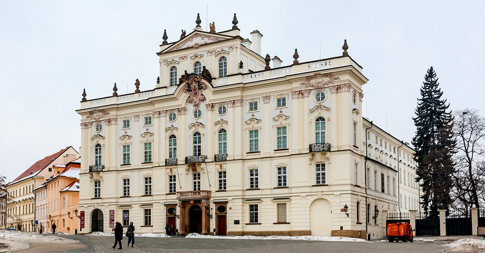 Архиепископский дворец в Праге.