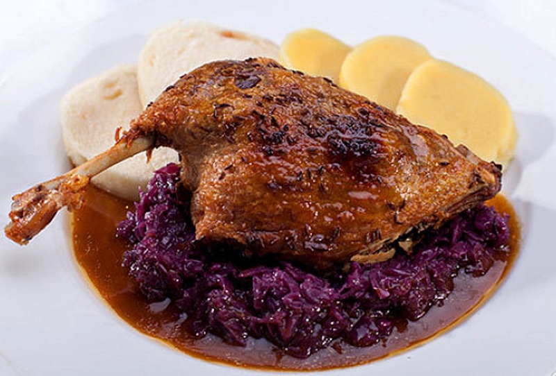 Чешская национальная кухня - запеченная утка
